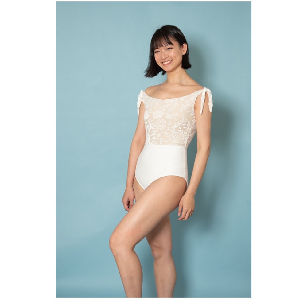 XiaoXiao designs leotard